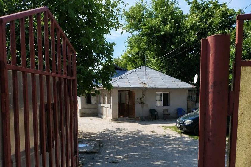 Vand casa la curte in sectorul 1 Bucuresti - 8