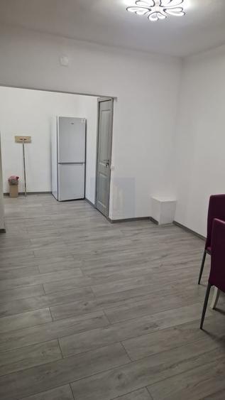 Apartament cu 2 camere semidecomandat, mobilat în Turda