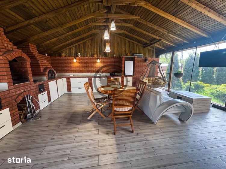 Casă cu 5 camere cu Teren 1073 Mp în Podenii Noi