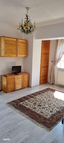 Apartament cu 2 camere decomandat în Văcăresti