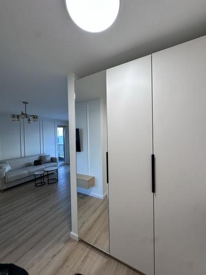Apartament cu 2 camere semidecomandat, mobilat în Florești