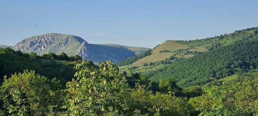 Teren de 2082 mp, în Vălișoara