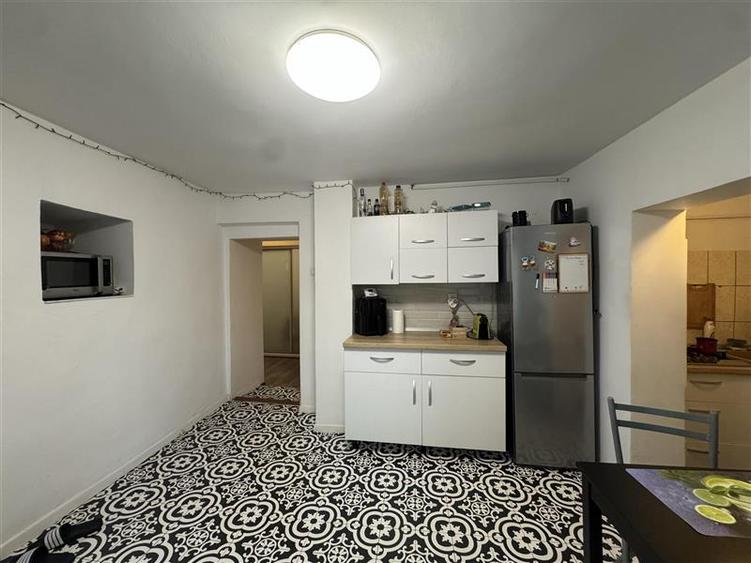 Apartament cu 3 camere decomandat, mobilat în Aeroport