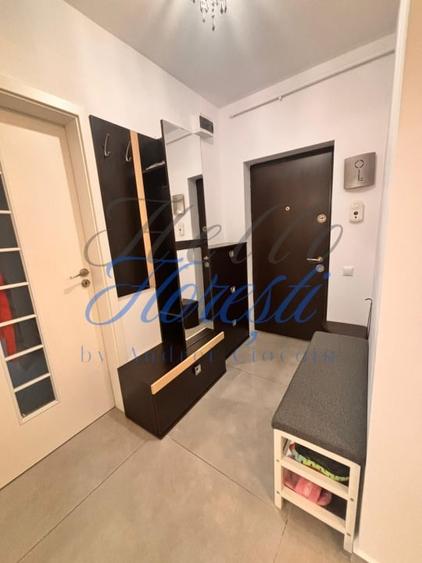 Apartament cu 3 camere semidecomandat, mobilat în Florești