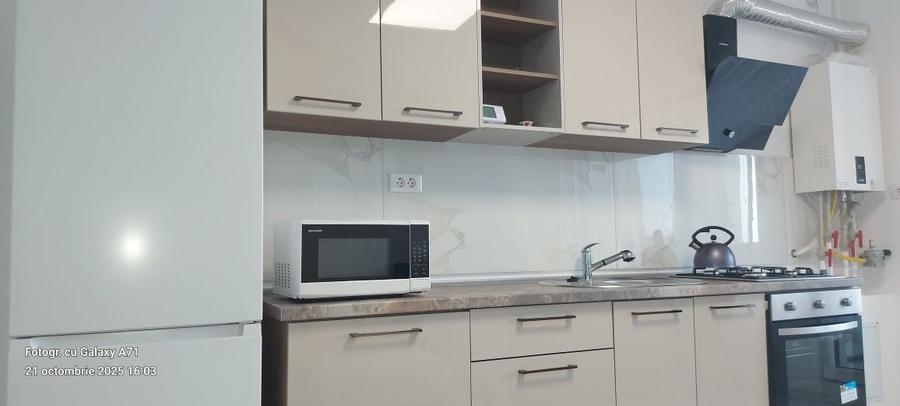 Apartament cu 2 camere decomandat în Roșu