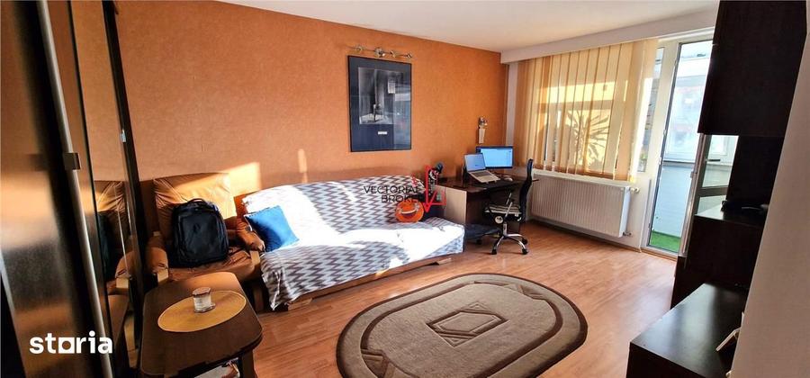Apartament cu 3 camere decomandat, mobilat în Tei