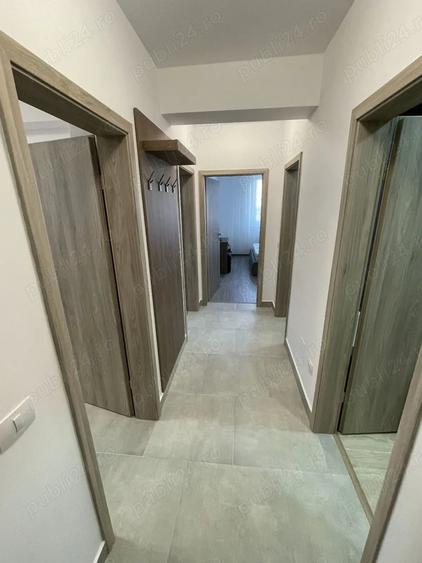 Apartament cu 2 camere decomandat în Tractorul