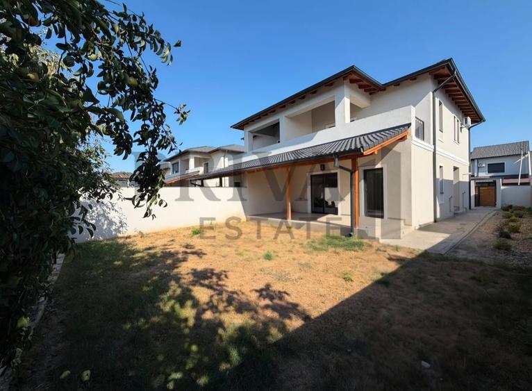 Duplex cu 4 camere cu Canalizare în Chișoda