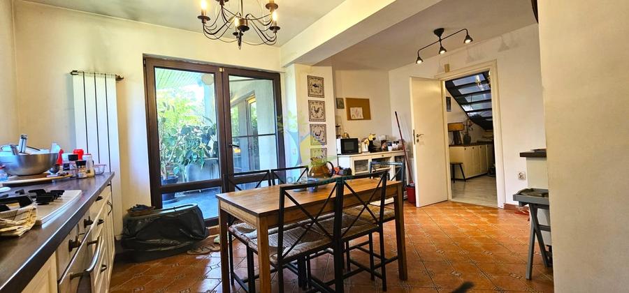 Casă individuală cu 6 camere cu Teren 700 Mp în Corbeanca