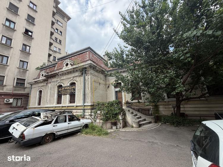 Casă semidecomandat cu Teren 387 Mp în Dorobanți
