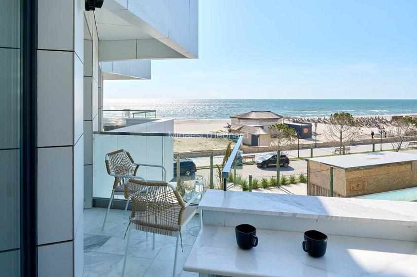 Inchiriere apartament 2 camere vedere superba la mareAlezzi Infinity