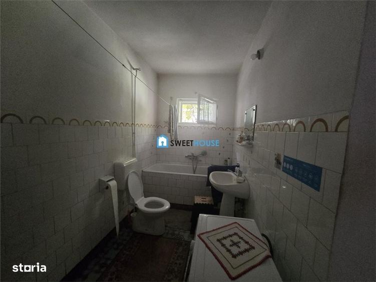 Casă cu 4 camere în Central