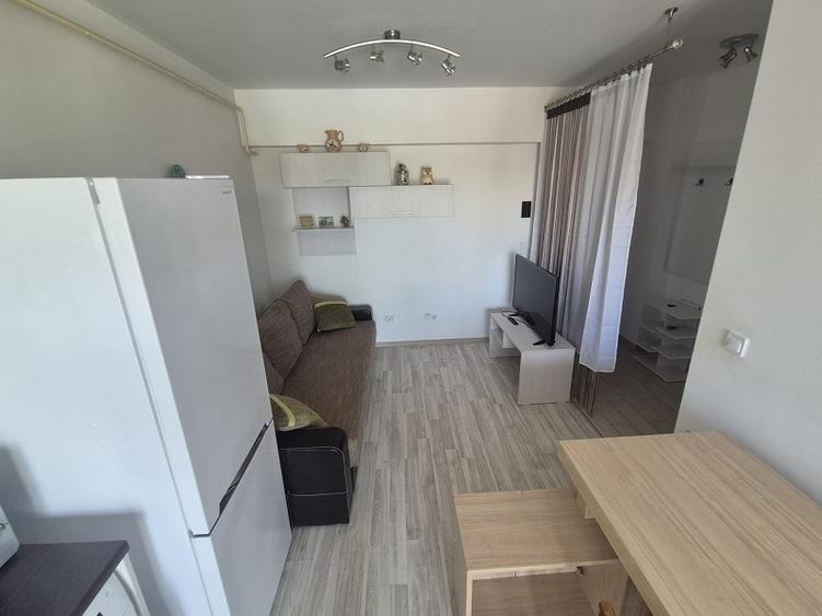 Apartament cu 2 camere semidecomandat în Semicentral