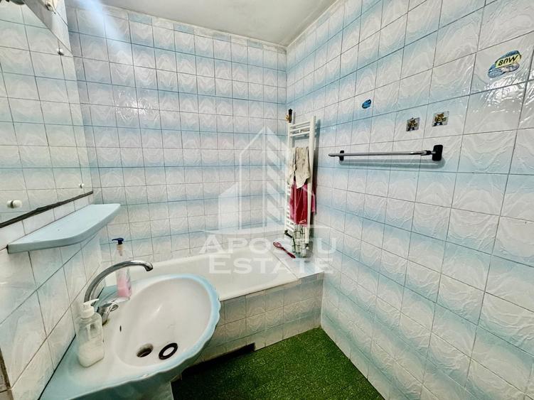 Apartament cu 4 camere decomandat, mobilat în Dâmbovița