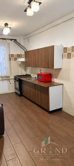 Apartament cu 2 camere semidecomandat, mobilat în Sânnicoară