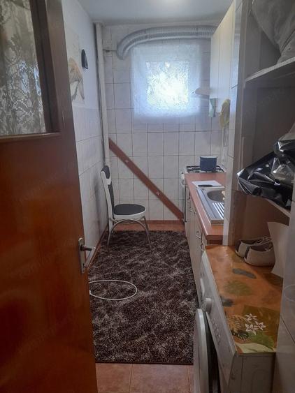 Apartament cu 4 camere în Drumul Taberei