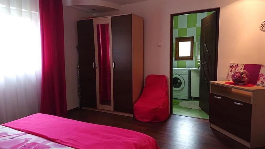 Casă individuală cu 3 camere cu Teren 1084 Mp în Vața de Jos