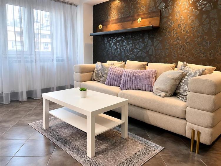 Apartament cu 2 camere decomandat, mobilat în Decebal