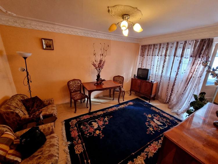 Apartament cu 3 camere decomandat, mobilat în Km 4-5