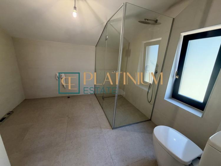 Duplex cu 4 camere cu Canalizare în Plopi
