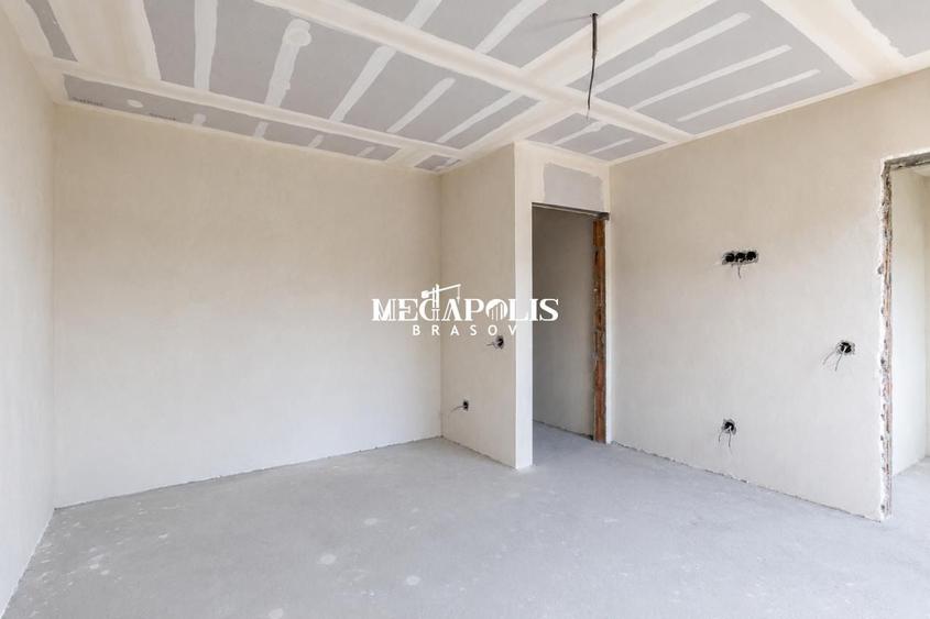 Duplex cu 4 camere cu Canalizare în Sânpetru