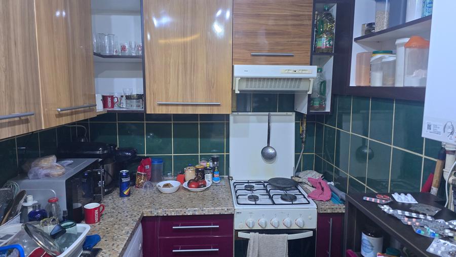 Apartament cu 3 camere semidecomandat în Dacia