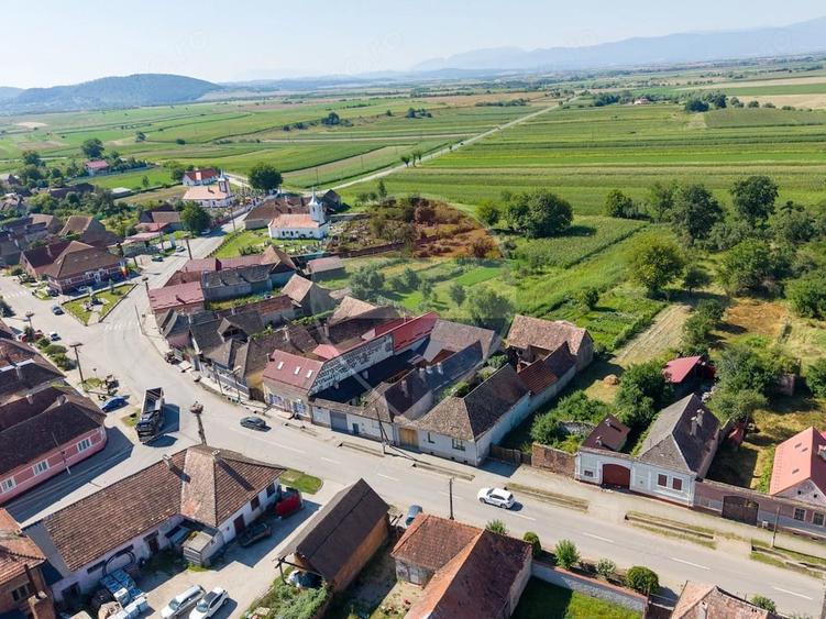 Casă cu 5 camere cu Teren 1346 Mp în Comana