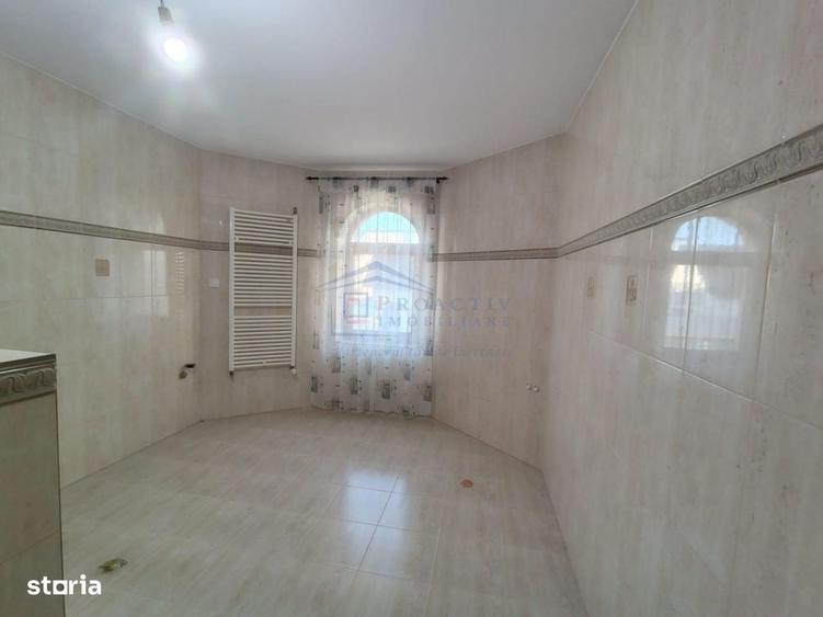 Casă cu 4 camere cu Teren 800 Mp în Moara
