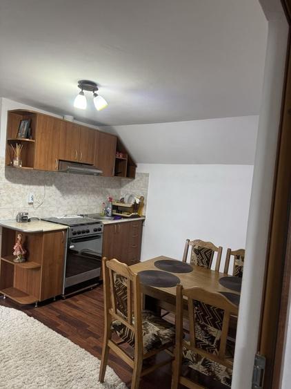 Apartament decomandat în Pleșești