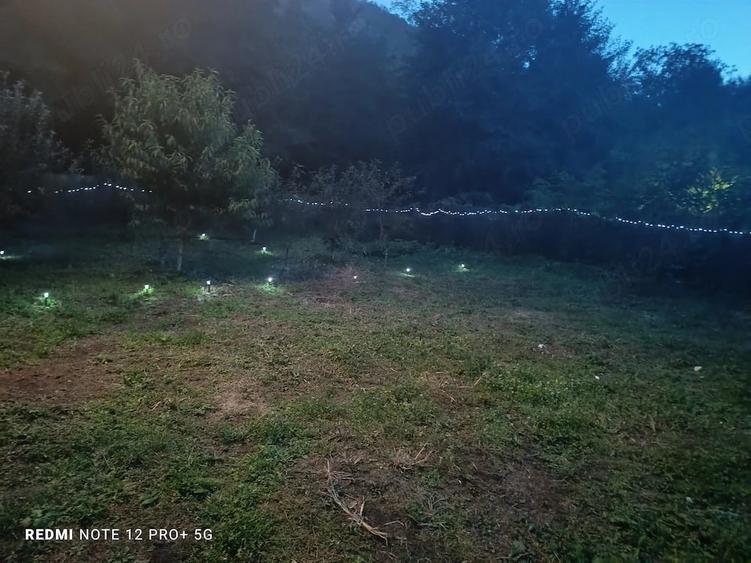 Casă cu Teren 1046 Mp în Hărțăgani