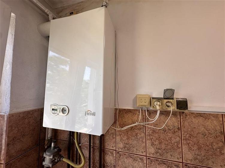 Confort 1 decomandat cu centrală propie - 1
