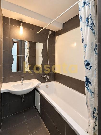 Apartament cu 3 camere semidecomandat, mobilat în Barbu Văcărescu