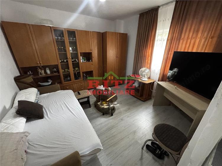 Casă cu 5 camere cu Teren 628 Mp în Orașul de Jos