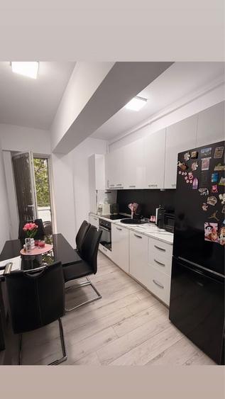 Apartament cu 3 camere decomandat în Mihai Bravu