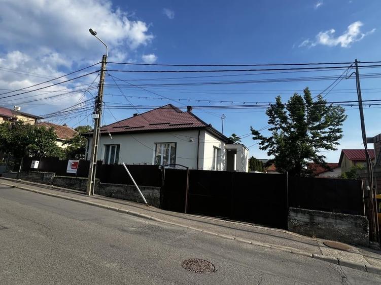 Casă individuală cu 3 camere cu Canalizare în Andrei Mureșanu