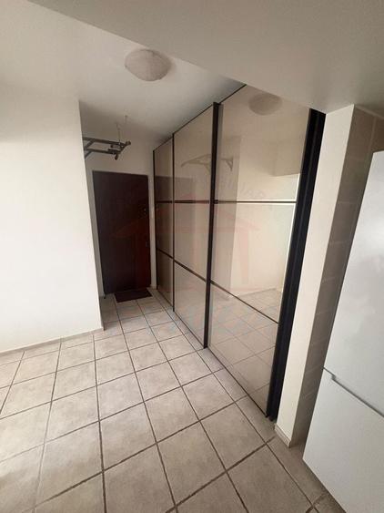 Apartament cu 2 camere decomandat, mobilat în Ultimul leu