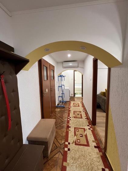 Apartament cu 3 camere decomandat în Sebastian
