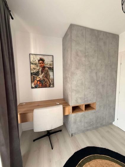 Apartament cu 3 camere semidecomandat în Lipovei