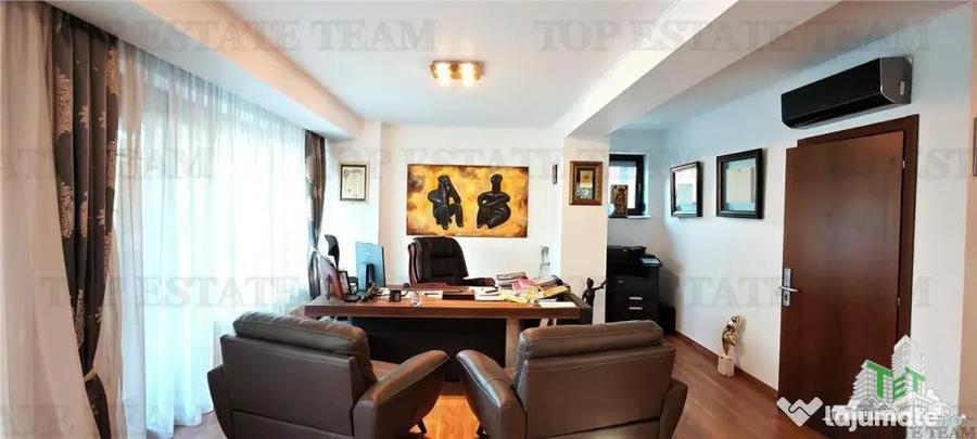 Casă cu 18 camere cu Teren 550 Mp în Domenii