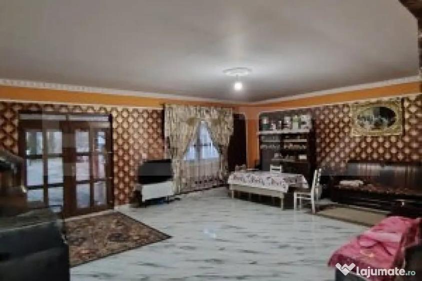 Casă cu 2 camere cu Teren 719 Mp în Valea