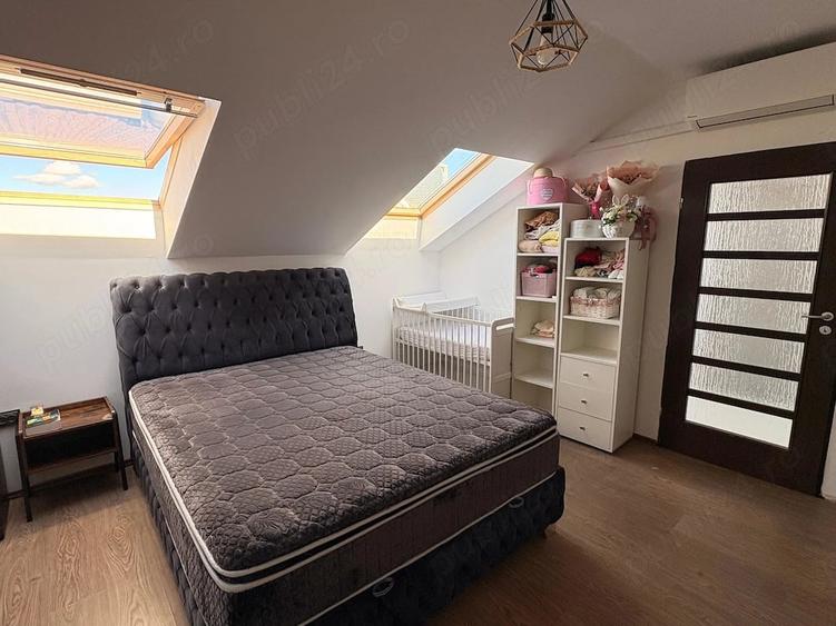 Apartament cu 4 camere semidecomandat în Exterior Vest