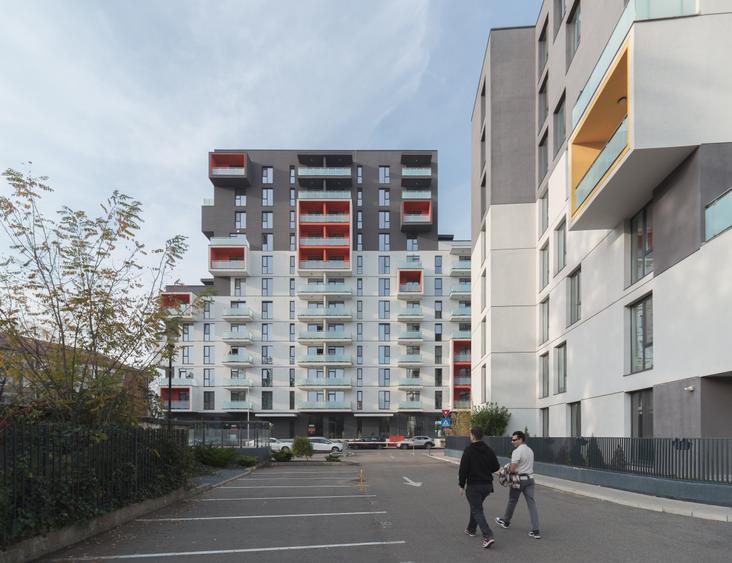 Apartament cu 2 camere semidecomandat în Tipografilor