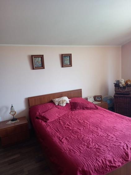 Casă cu 4 camere în Exterior Vest