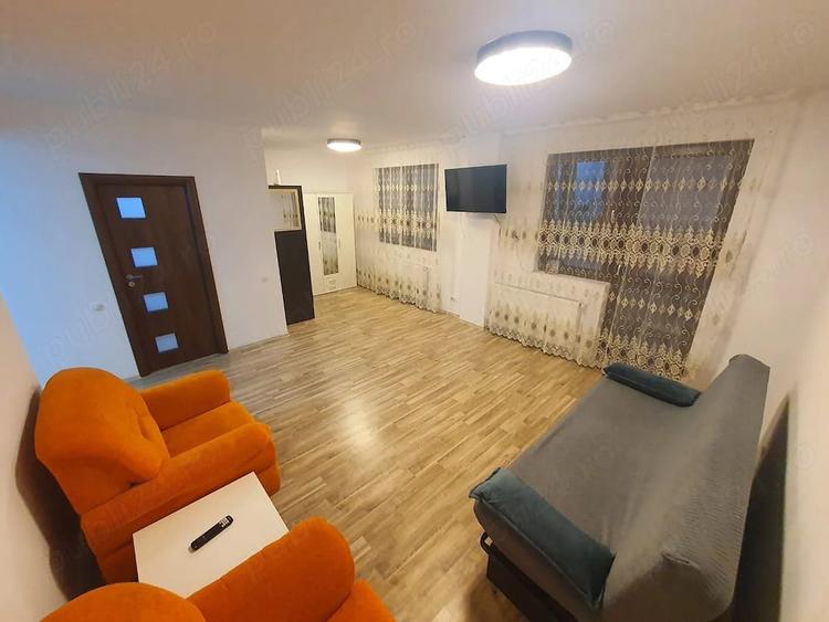 Apartament cu 2 camere decomandat în 1 Decembrie