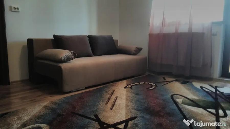 Apartament cu 2 camere semidecomandat în Berceni