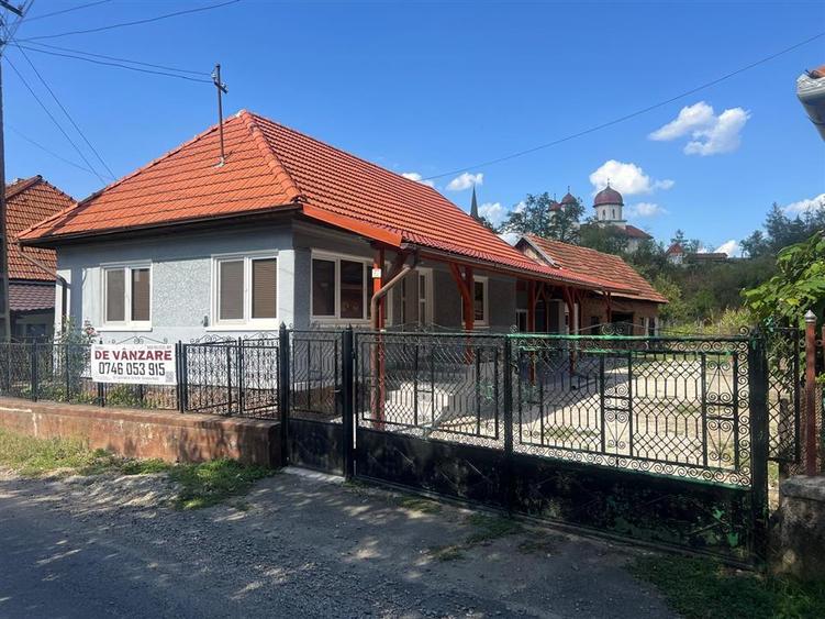 Casă cu 3 camere cu Teren 2019 Mp în Birtin