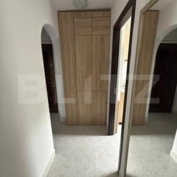 Apartament cu 2 camere semidecomandat, mobilat în Vest