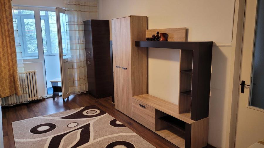 Apartament cu 2 camere decomandat în Cotnari