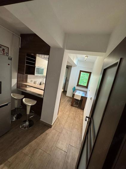 Apartament cu 2 camere decomandat în Titan