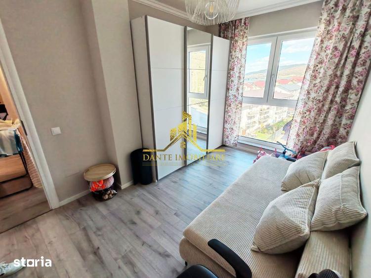Apartament cu 3 camere semidecomandat, mobilat în Florești